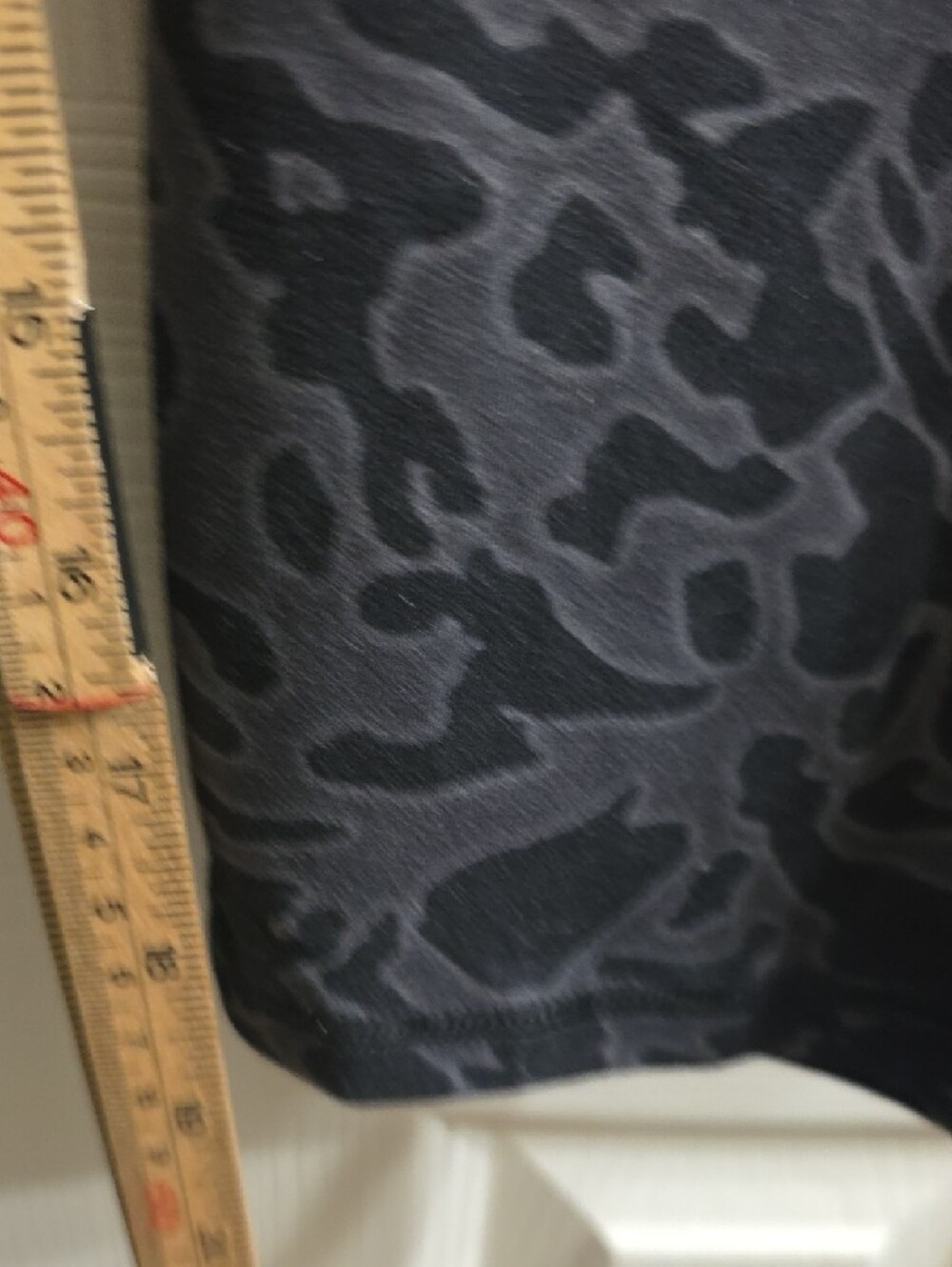 DSG Charcoal & Heather Gray Animal-Print Cropped Leggings Size XL - Picture 4 of 5